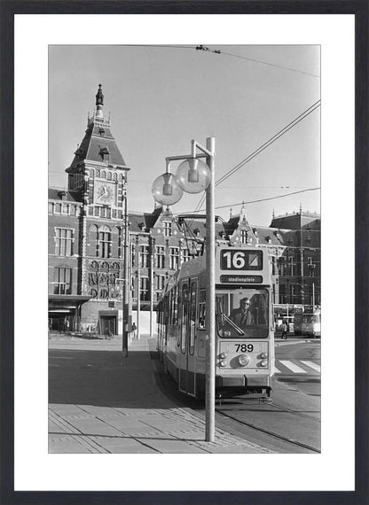 Tram voor het Centraal Station - 1980