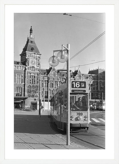 Tram voor het Centraal Station - 1980