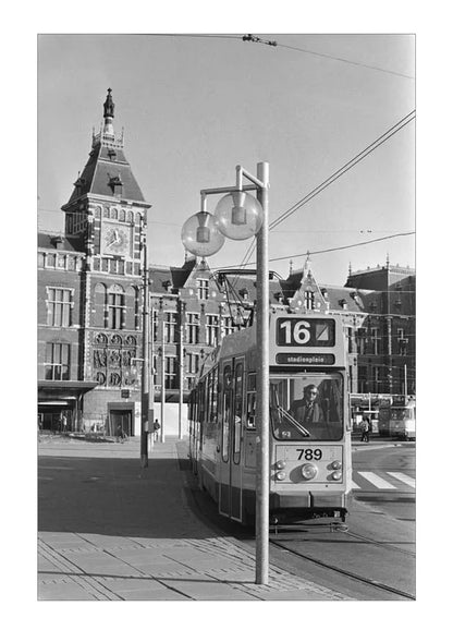 Tram voor het Centraal Station - 1980