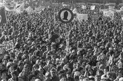 Zwart-witfoto uit 1983 van demonstranten op het Malieveld in Den Haag tijdens de Vredesdemonstratie.