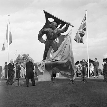 Het Jan van Hoofmonument - 1954