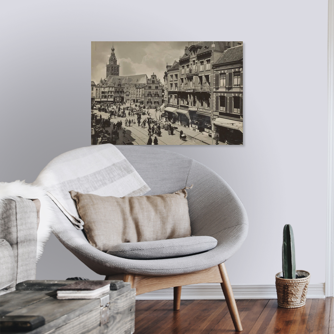 Zwart-witfoto uit 1926 van de Grote Markt (Groentenmarkt) in Nijmegen. – canvas zonder lijst in leeshoek