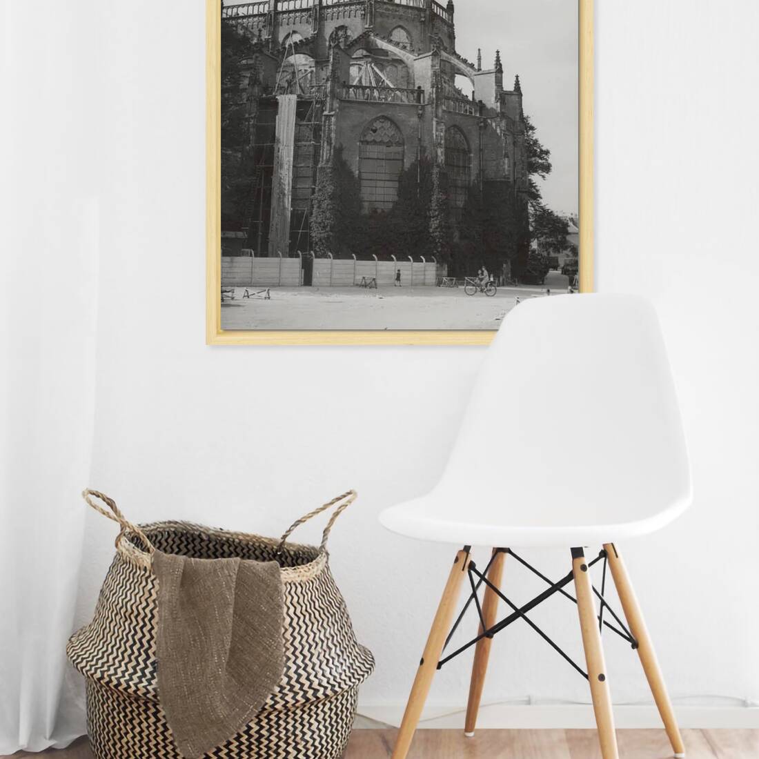 Zwart-witfoto uit 1948 van het koor van de Eusebiuskerk in Arnhem. – canvas naturel baklijst in keuken