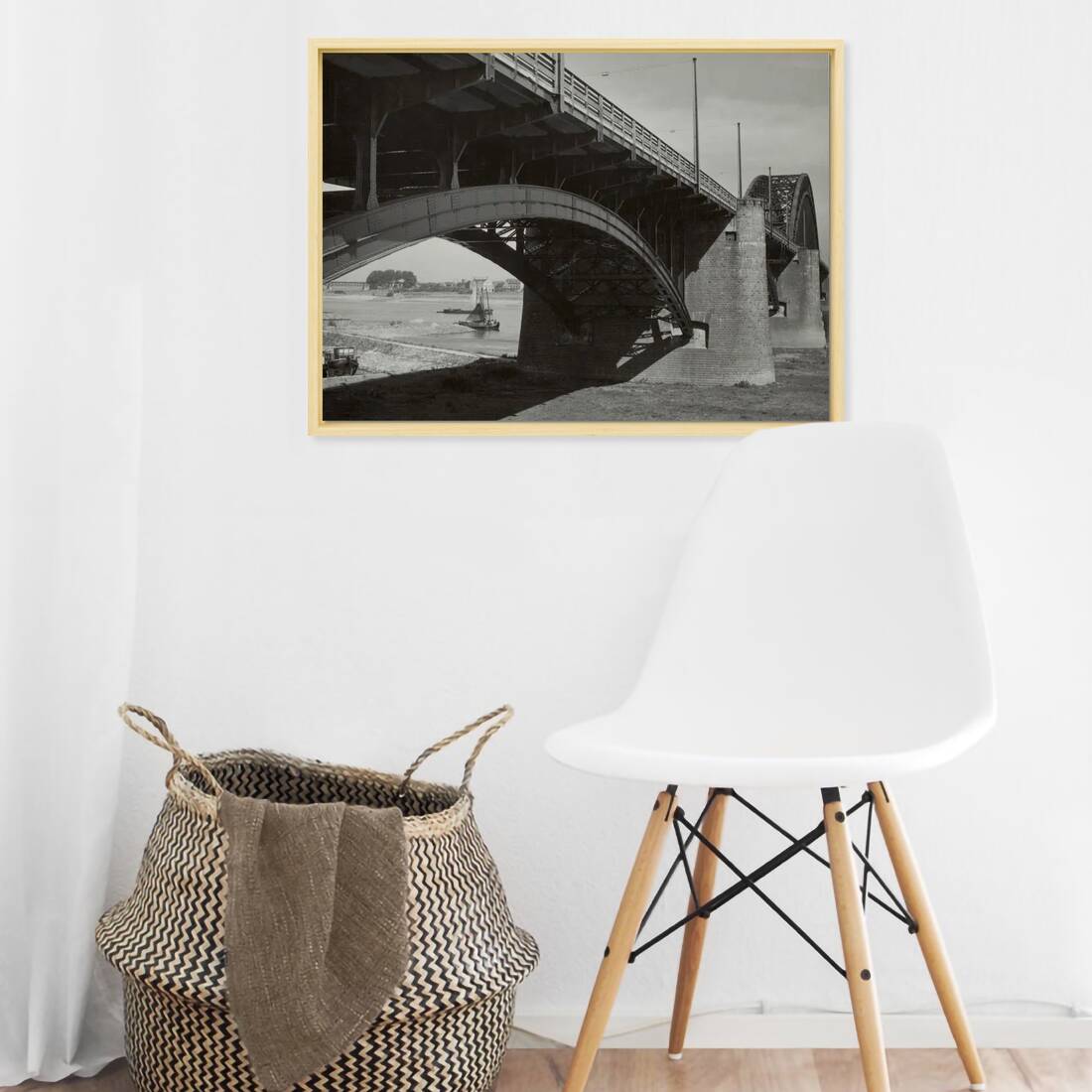 Zwart-witfoto uit 1936 van de Waalbrug bij Nijmegen rond de opening. – canvas naturel baklijst in keuken