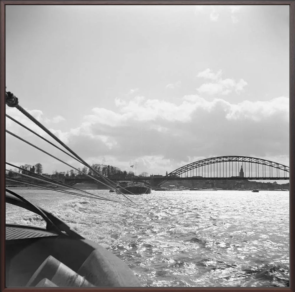 Boot en de Waalbrug - 1955