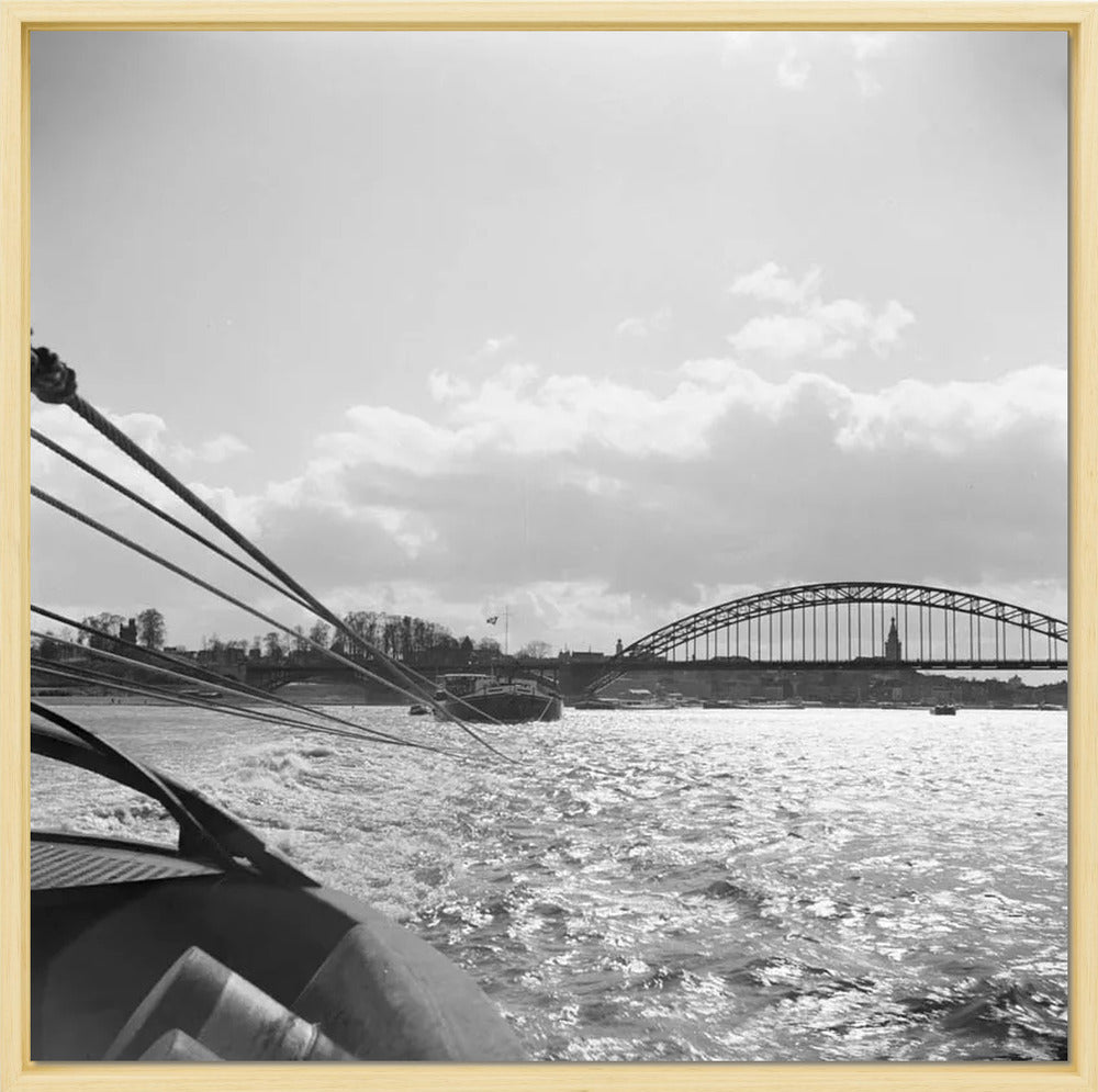 Boot en de Waalbrug - 1955