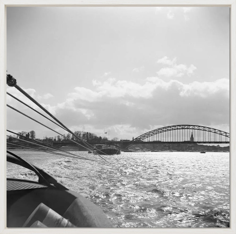 Boot en de Waalbrug - 1955