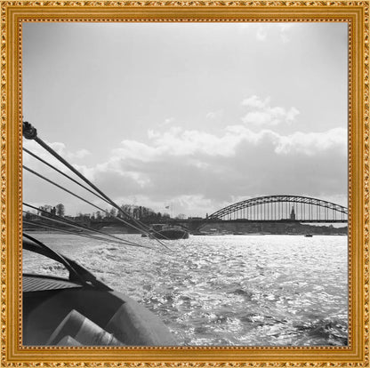 Boot en de Waalbrug - 1955