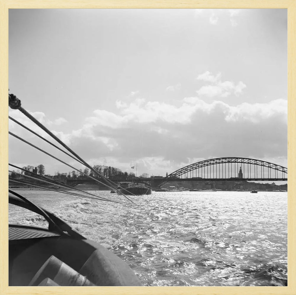 Boot en de Waalbrug - 1955