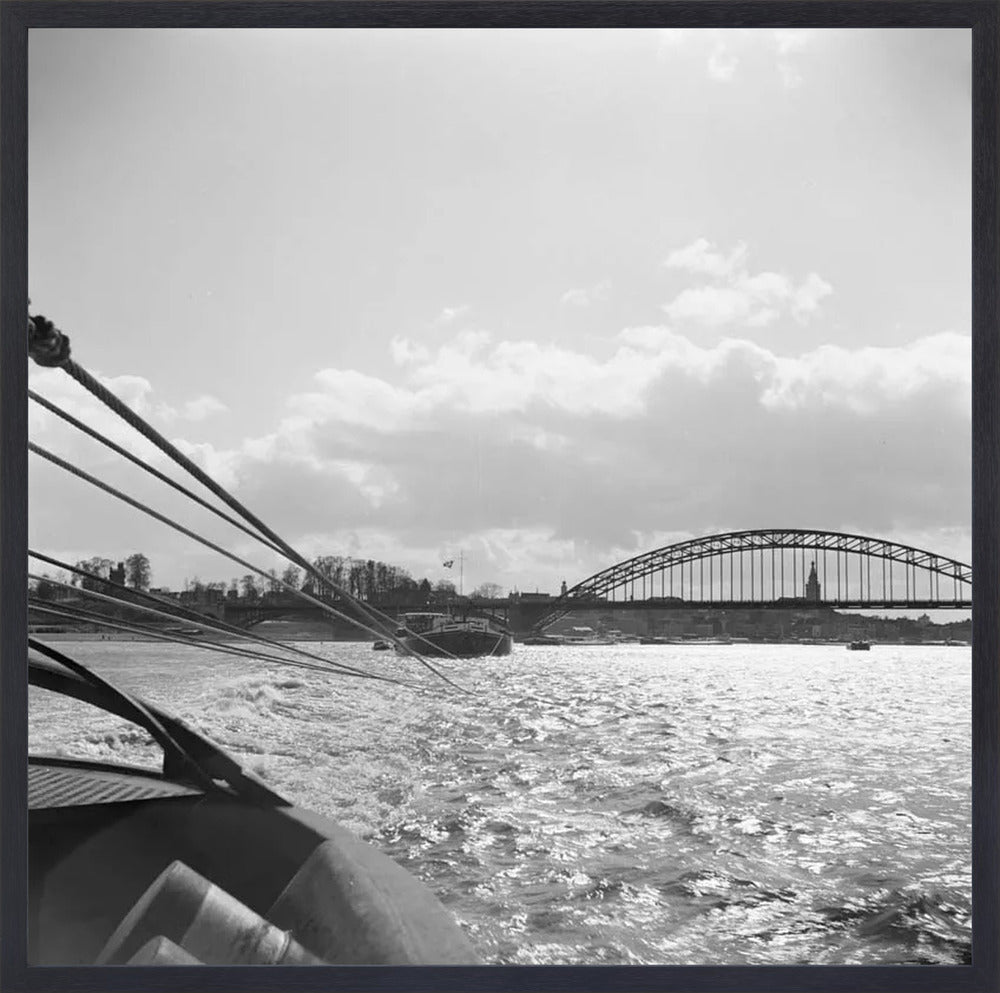 Boot en de Waalbrug - 1955