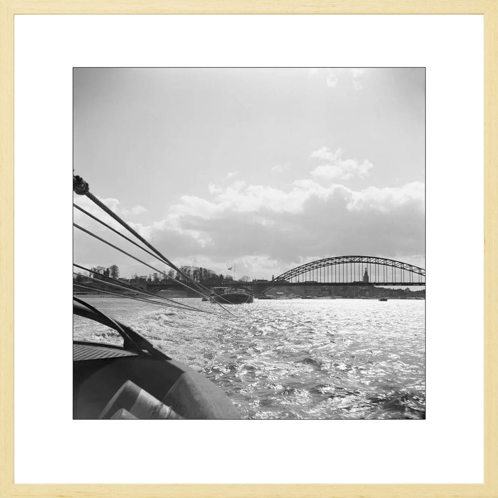 Boot en de Waalbrug - 1955