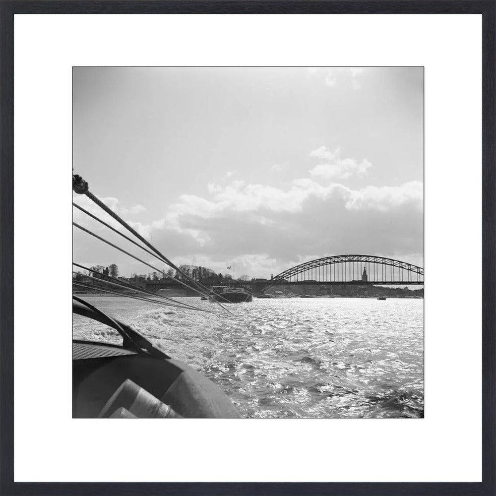 Boot en de Waalbrug - 1955