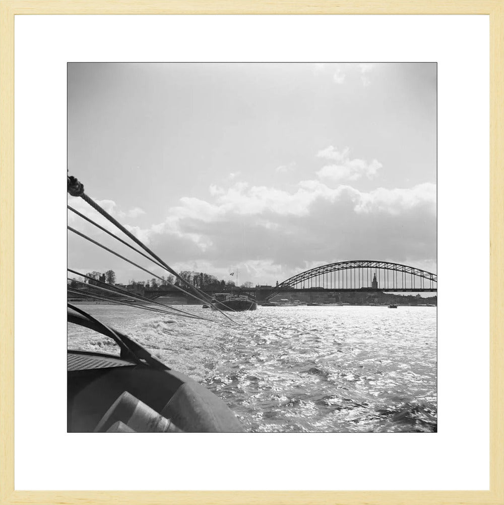 Boot en de Waalbrug - 1955