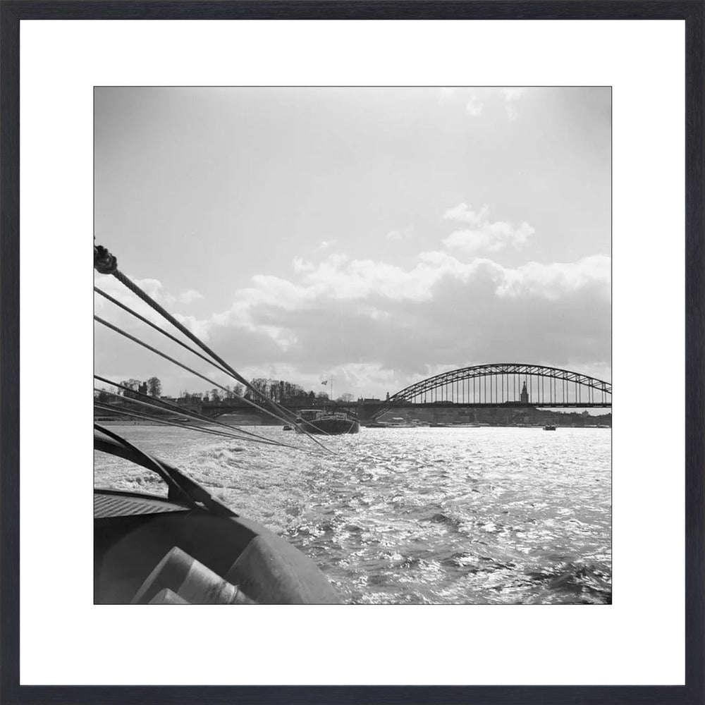 Boot en de Waalbrug - 1955