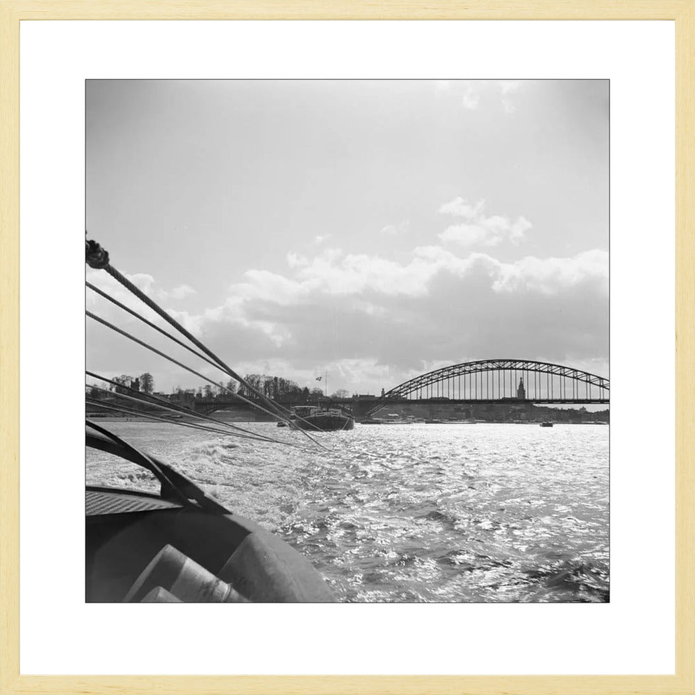 Boot en de Waalbrug - 1955