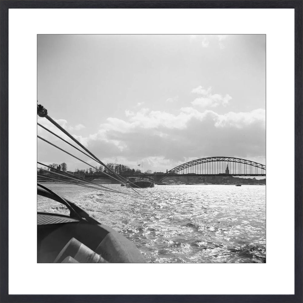Boot en de Waalbrug - 1955