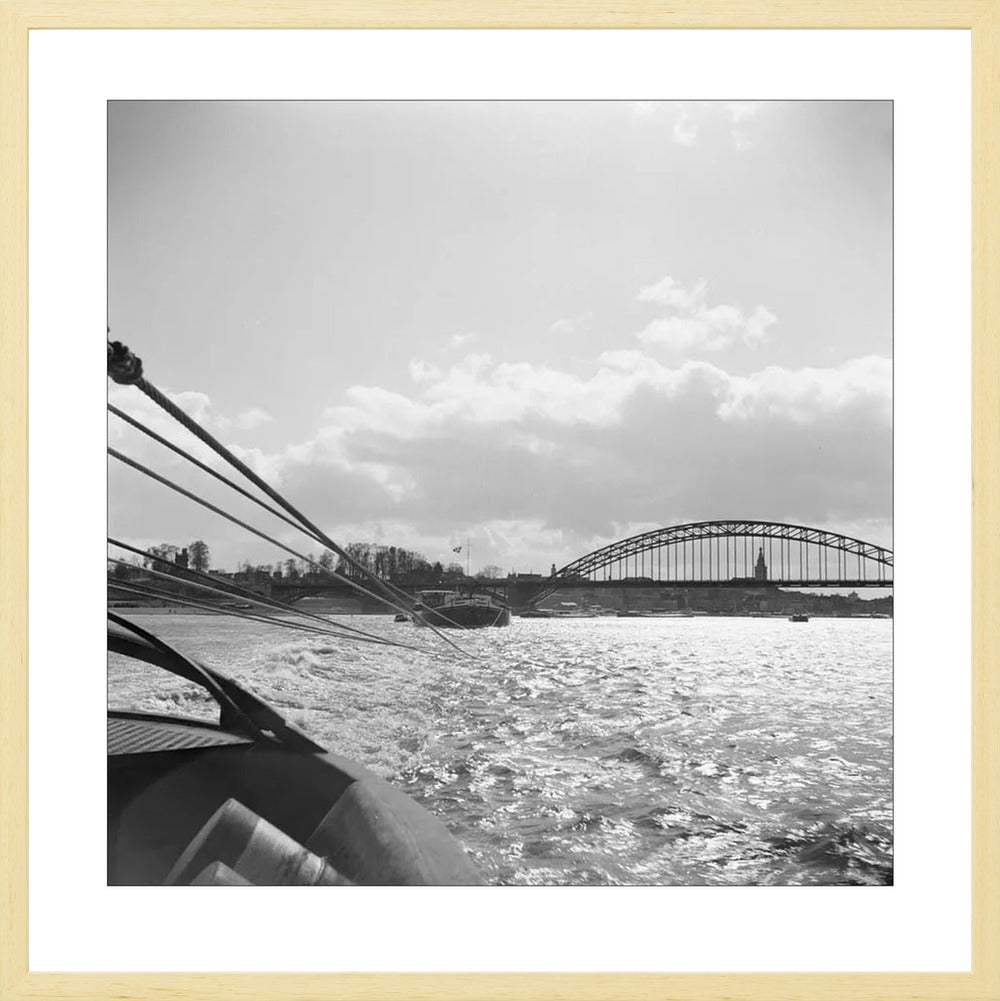 Boot en de Waalbrug - 1955