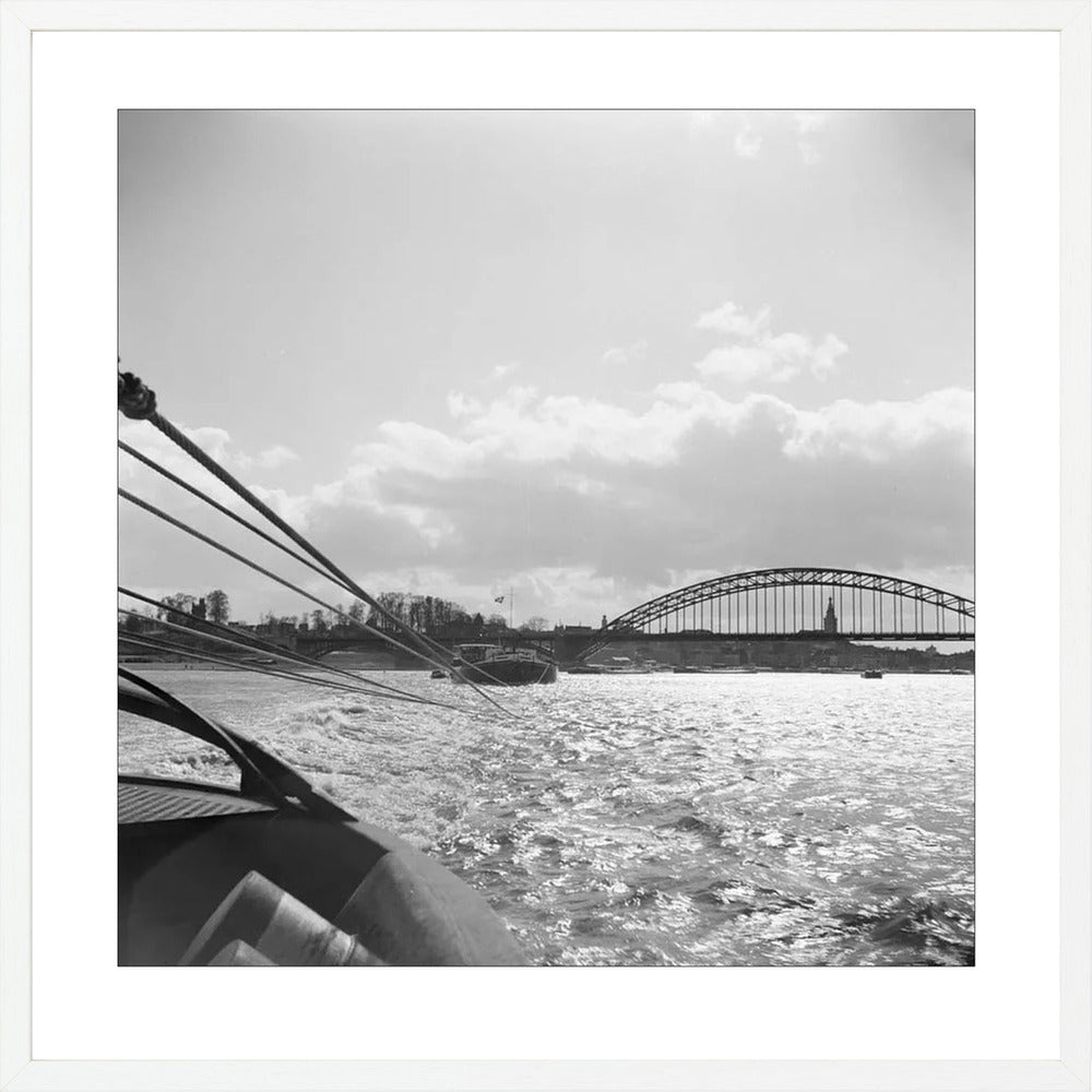 Boot en de Waalbrug - 1955