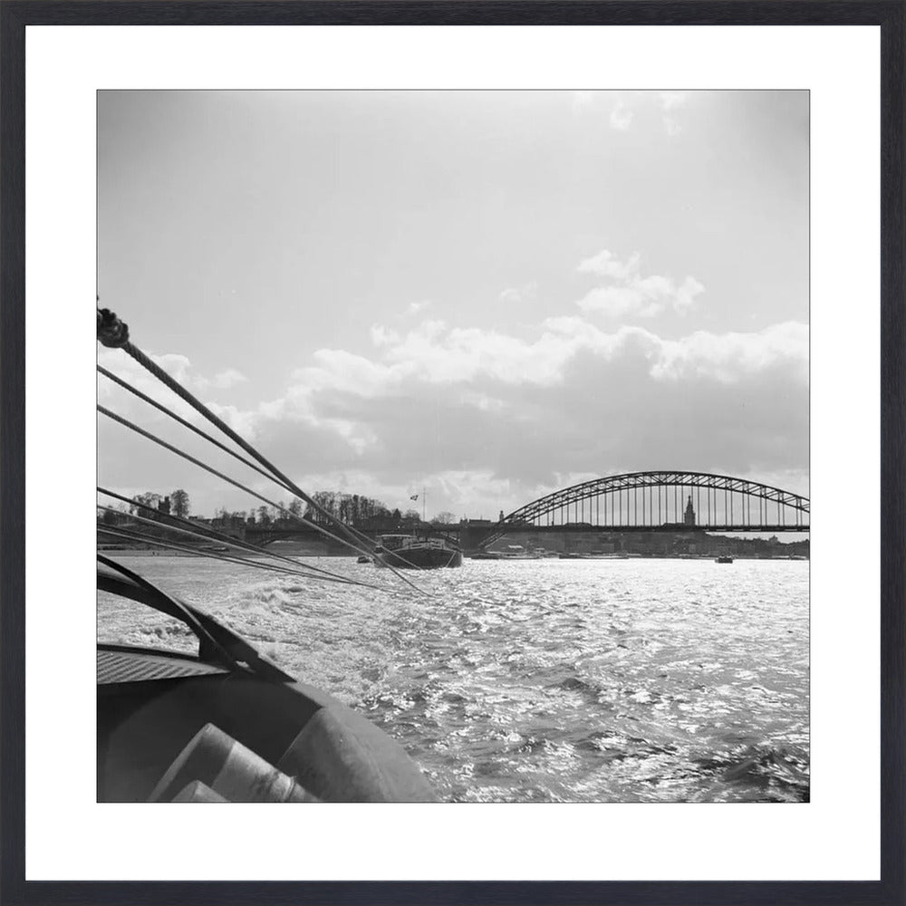 Boot en de Waalbrug - 1955