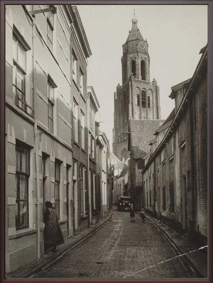 De Trompetsteeg met de Eusebiuskerk