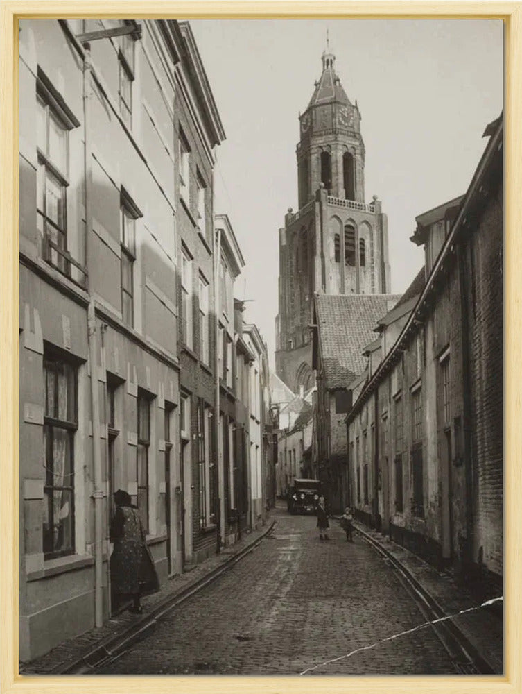 De Trompetsteeg met de Eusebiuskerk