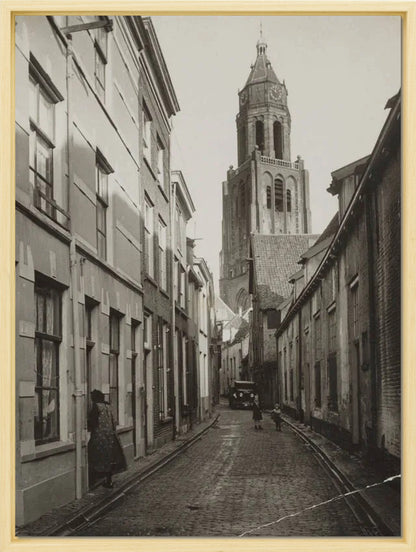 De Trompetsteeg met de Eusebiuskerk