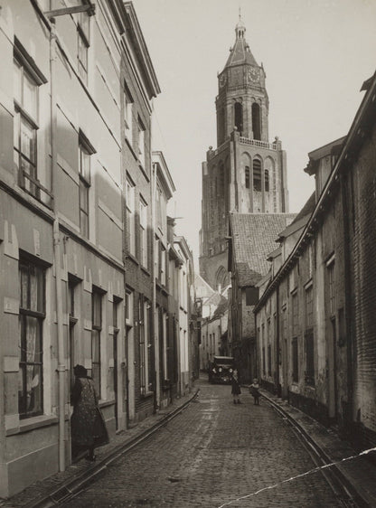 De Trompetsteeg met de Eusebiuskerk
