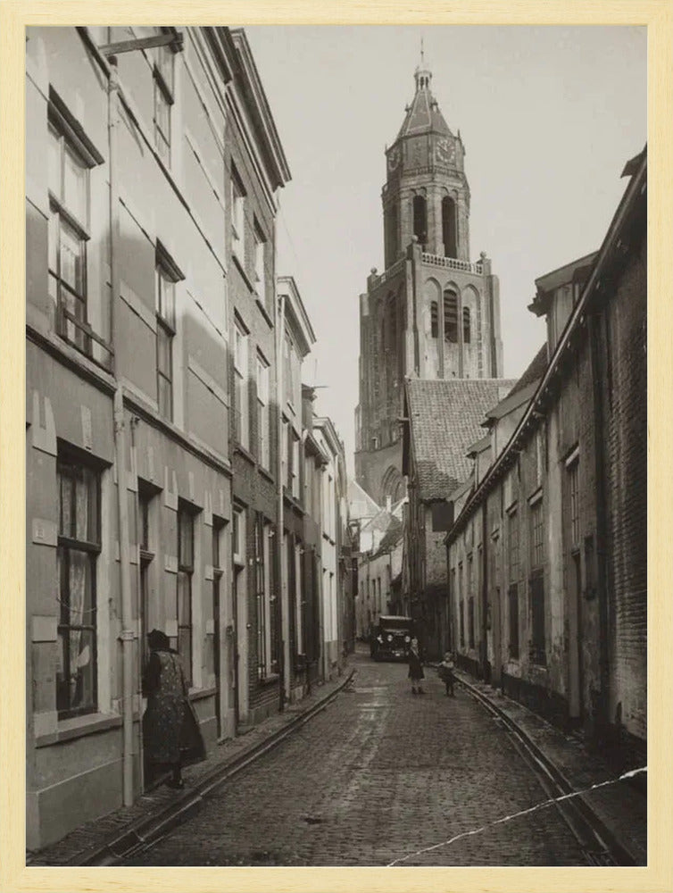 De Trompetsteeg met de Eusebiuskerk