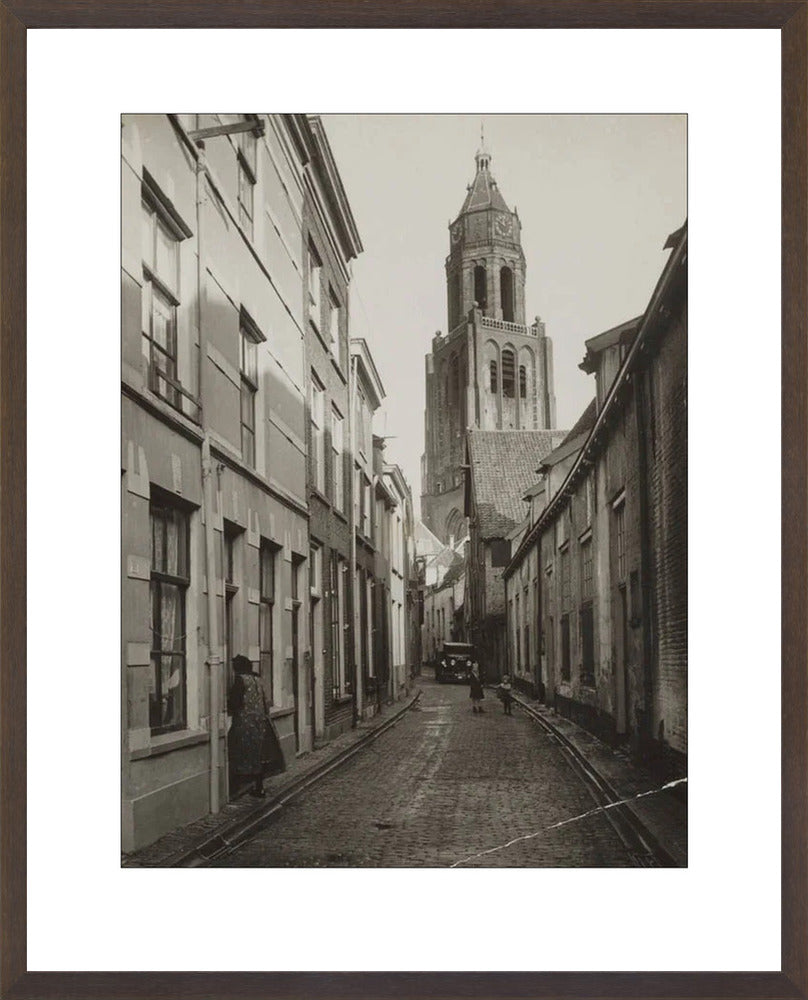 De Trompetsteeg met de Eusebiuskerk