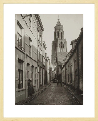 De Trompetsteeg met de Eusebiuskerk