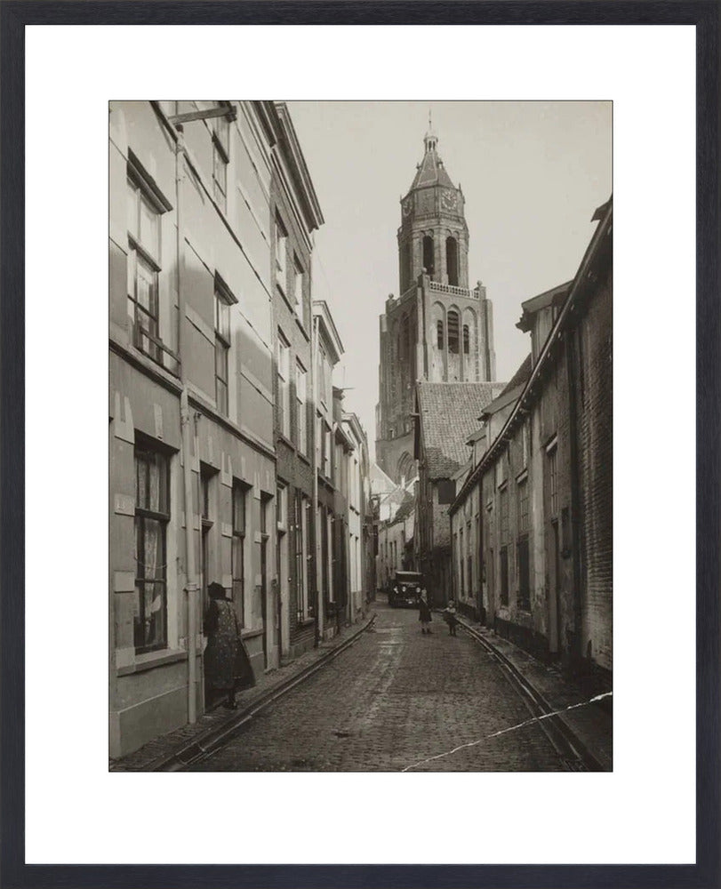 De Trompetsteeg met de Eusebiuskerk
