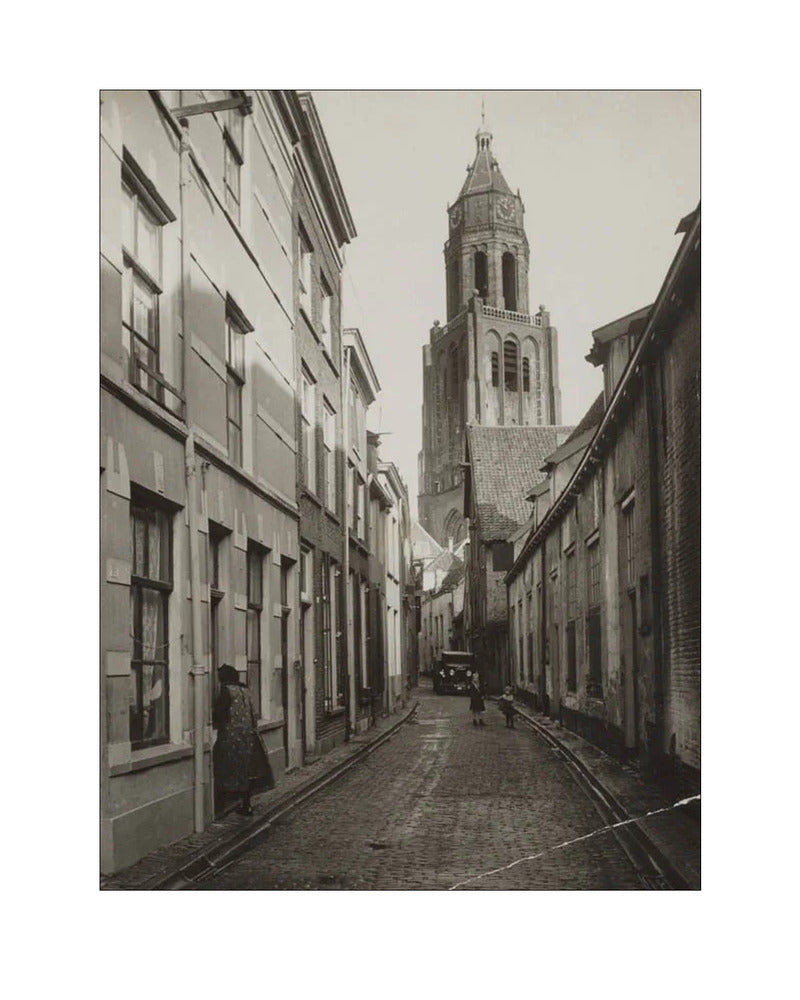 De Trompetsteeg met de Eusebiuskerk