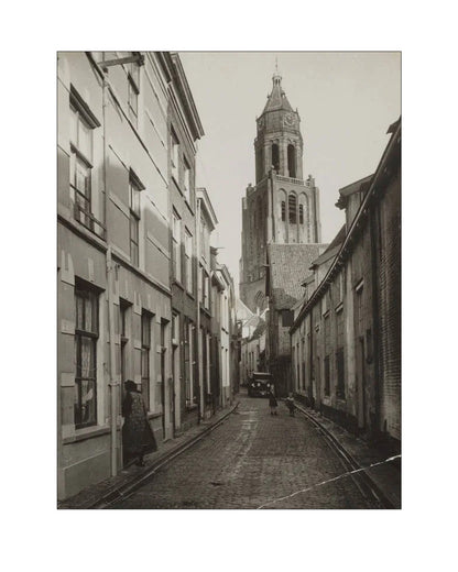 De Trompetsteeg met de Eusebiuskerk