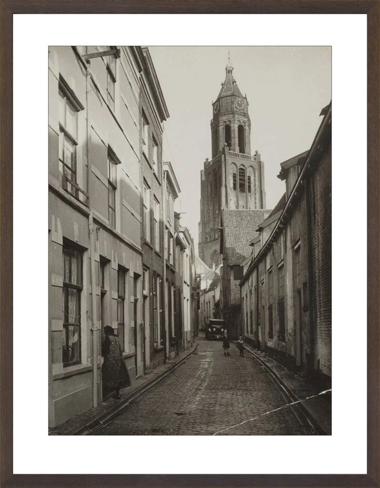 De Trompetsteeg met de Eusebiuskerk