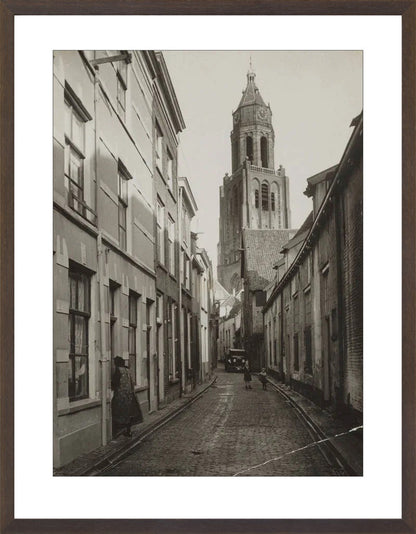 De Trompetsteeg met de Eusebiuskerk