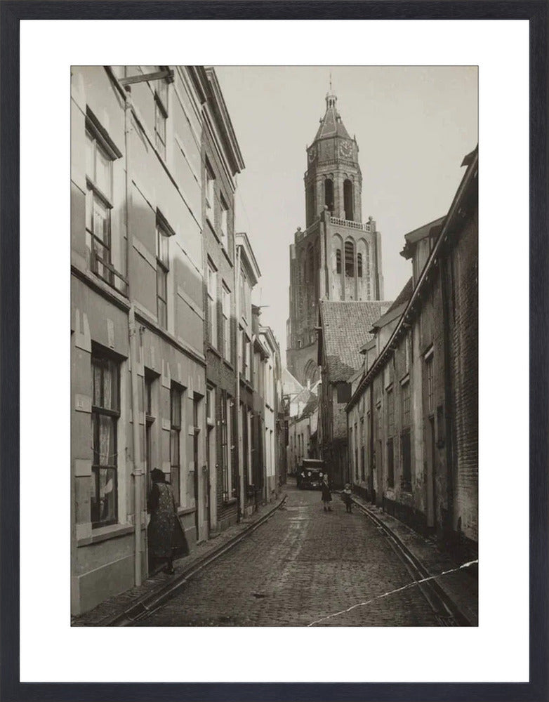 De Trompetsteeg met de Eusebiuskerk