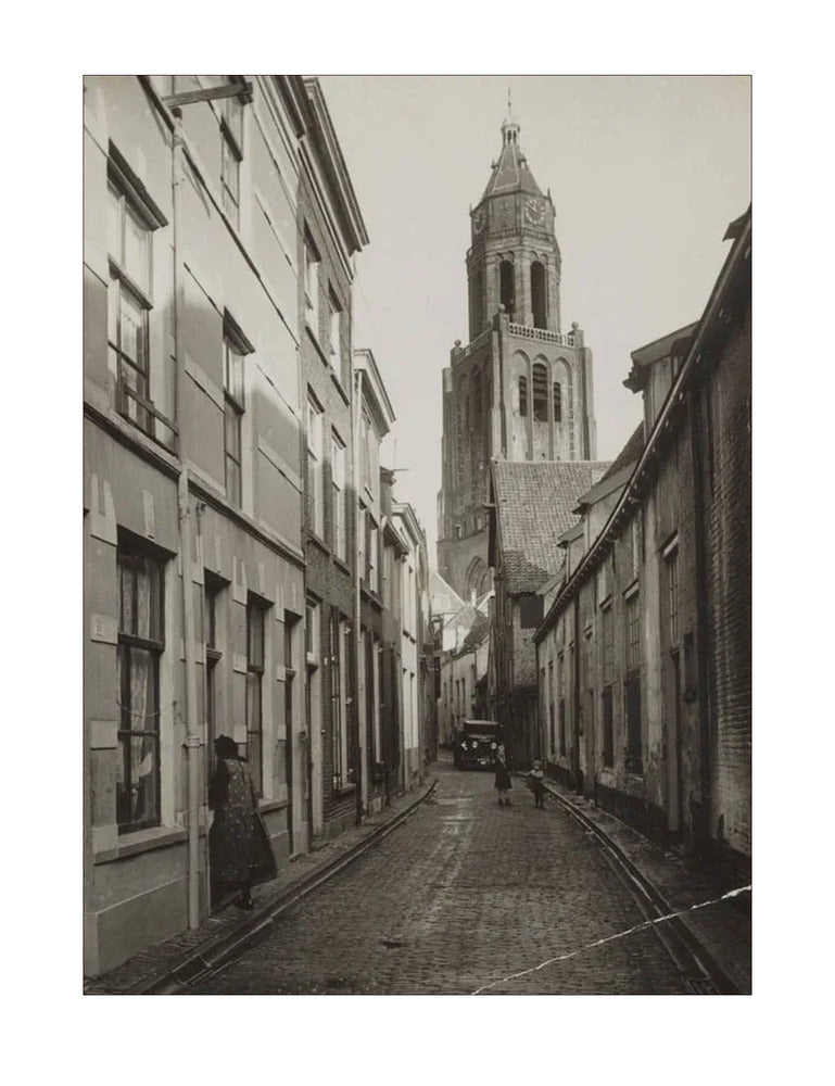 De Trompetsteeg met de Eusebiuskerk