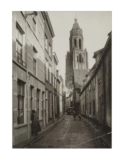 De Trompetsteeg met de Eusebiuskerk
