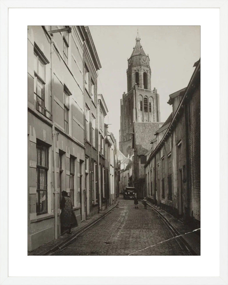 De Trompetsteeg met de Eusebiuskerk