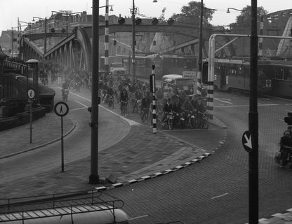 Brommers op de Koninginnebrug - 1964