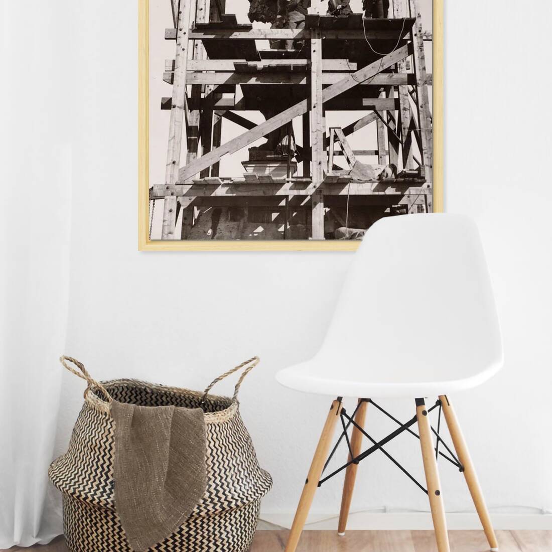 Zwart-witfoto uit 1932 van herstelwerkzaamheden aan het Koninklijk Paleis in Amsterdam. – canvas naturel baklijst in keuken