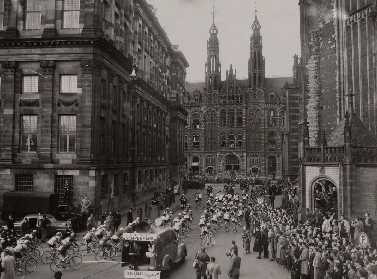 Ronde van Nederland op de Dam - 1949