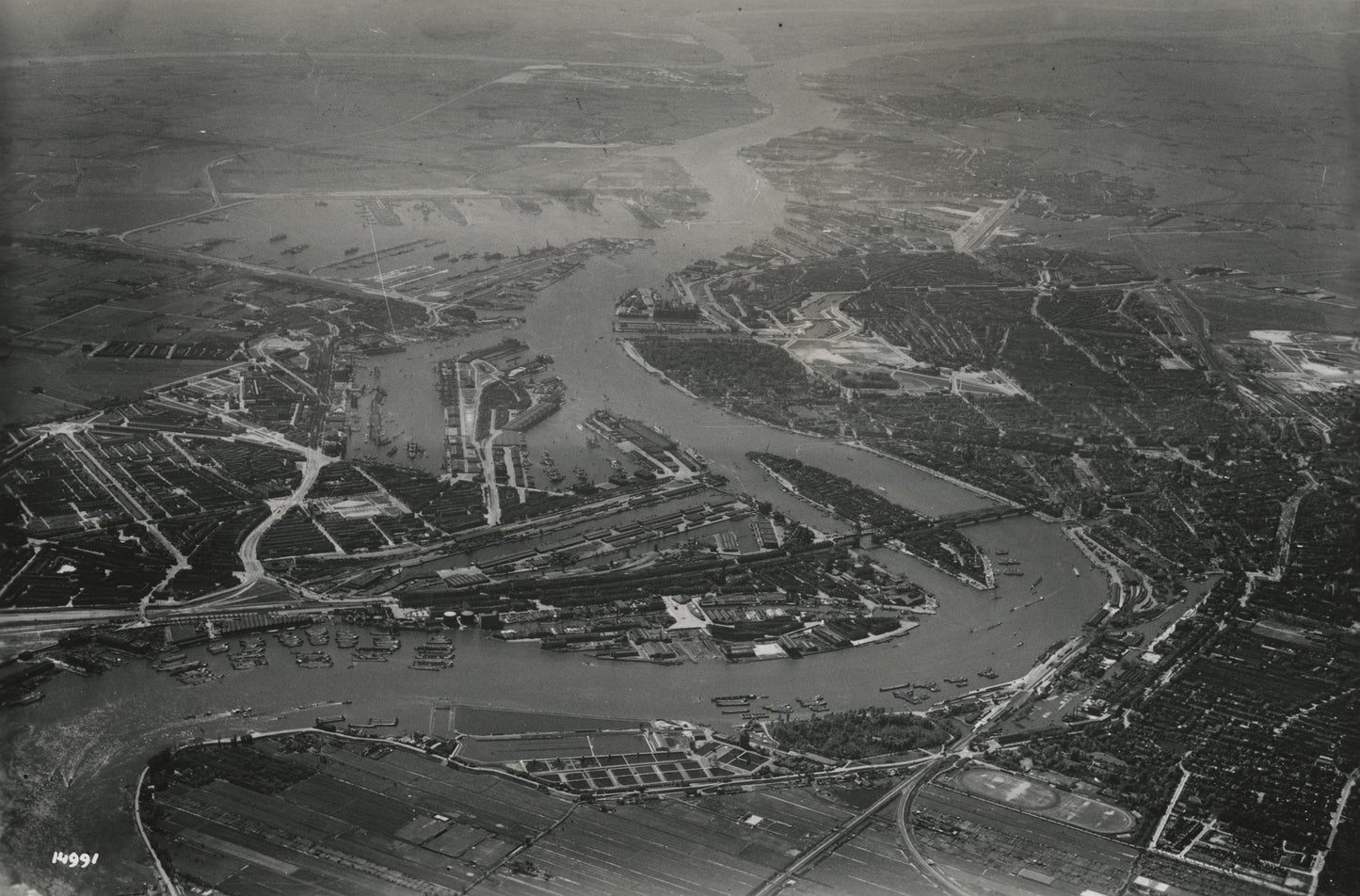 Historische foto van Rotterdam aan de Maas rond 1936