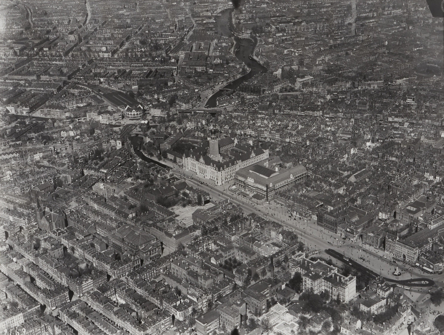 Historische luchtfoto van de binnenstad van Rotterdam rond 1922