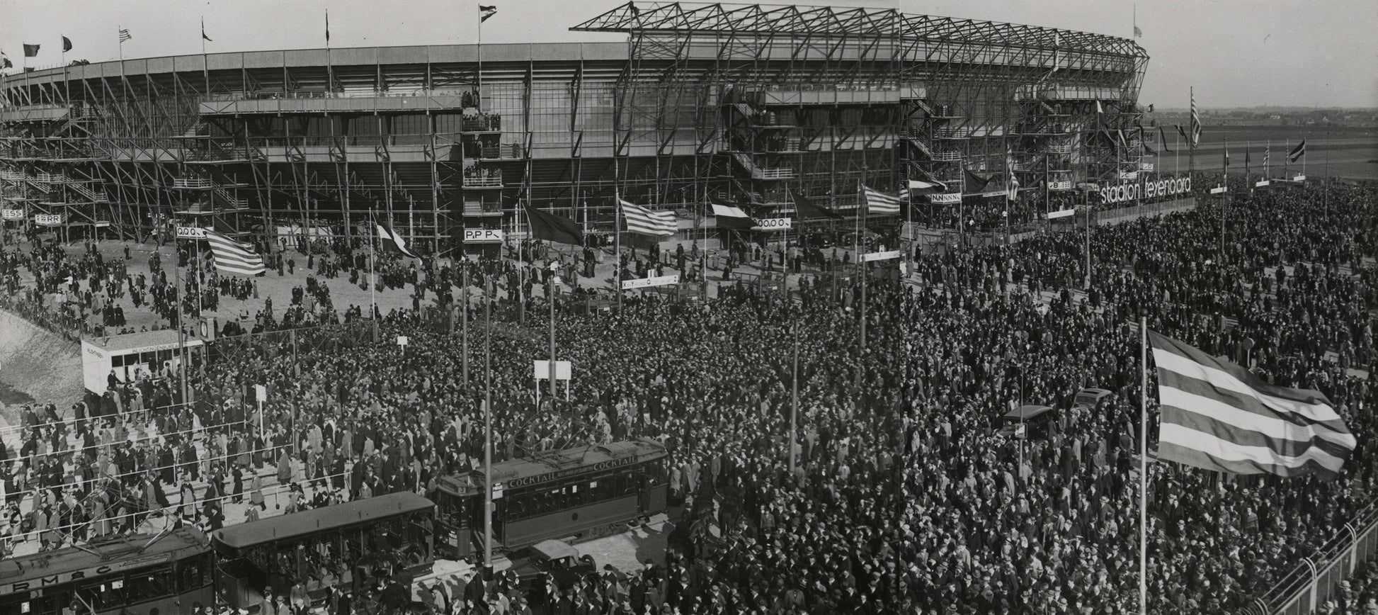 Historische foto van de opening van De Kuip in Rotterdam in 1937