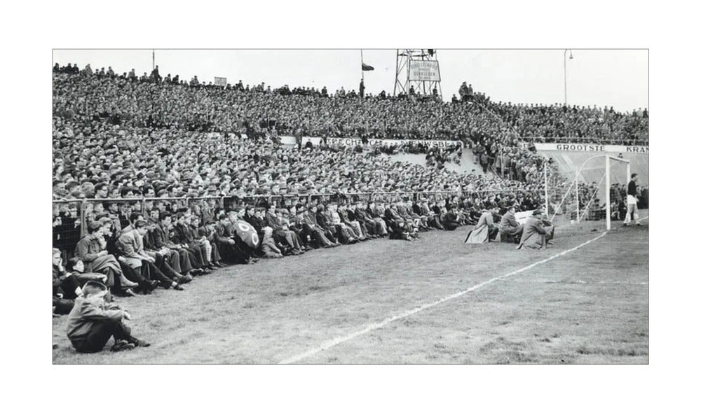 Publiek bij de Galgenwaard - 1955