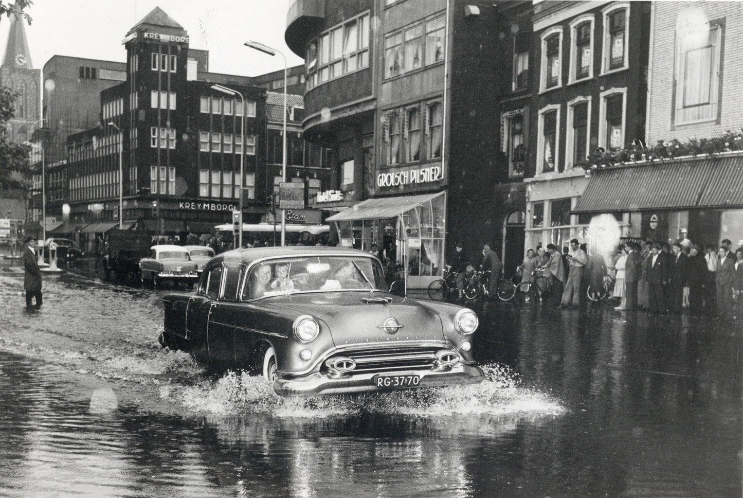 Wateroverlast op het Vredenburg - 1957
