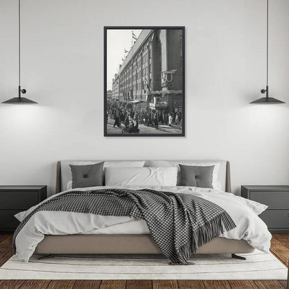Zwart-witfoto uit 1948 van de Jaarbeursgebouwen aan het Vredenburg in Utrecht. – canvas zwarte baklijst in slaapkamer