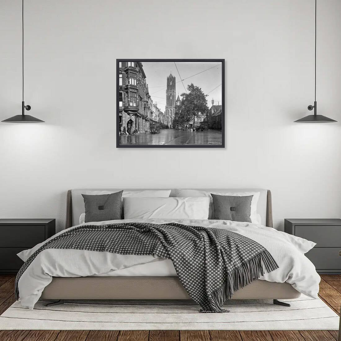 Zwart-witfoto uit omstreeks 1930 van de Mariaplaats in Utrecht. – canvas zwarte baklijst in slaapkamer