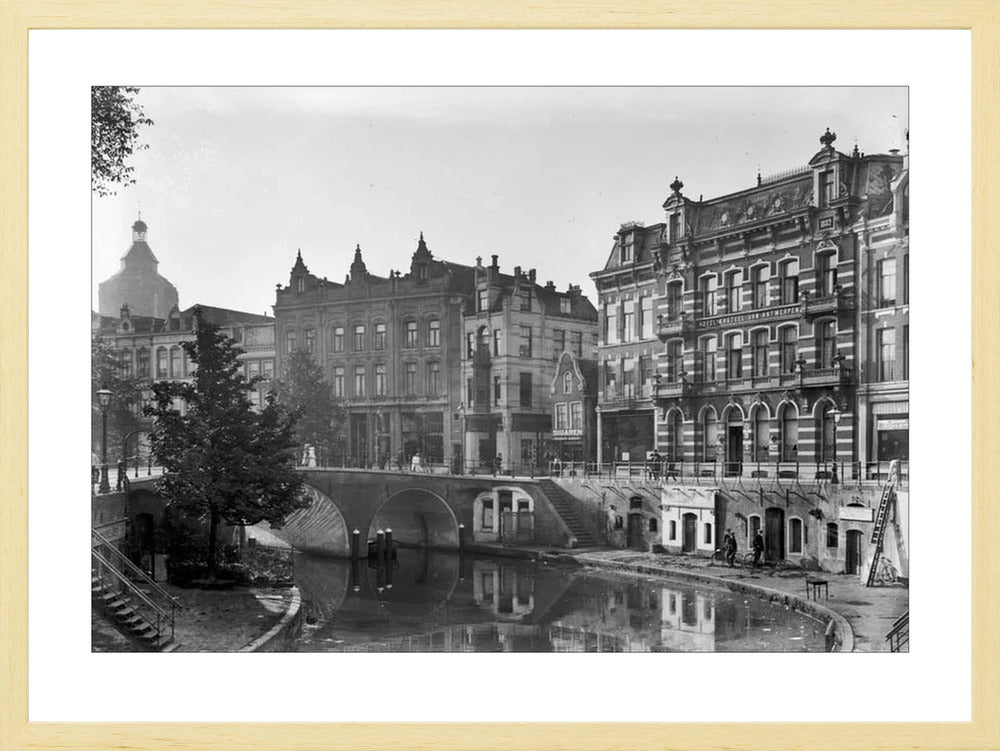 Hotel aan de Oudegracht - 1905